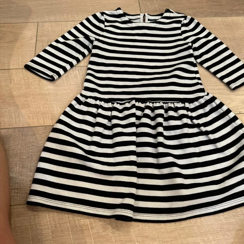 Black & White Striped BabyGap Dress For Girls Size 4-5 YRS 3/4 Sleeves